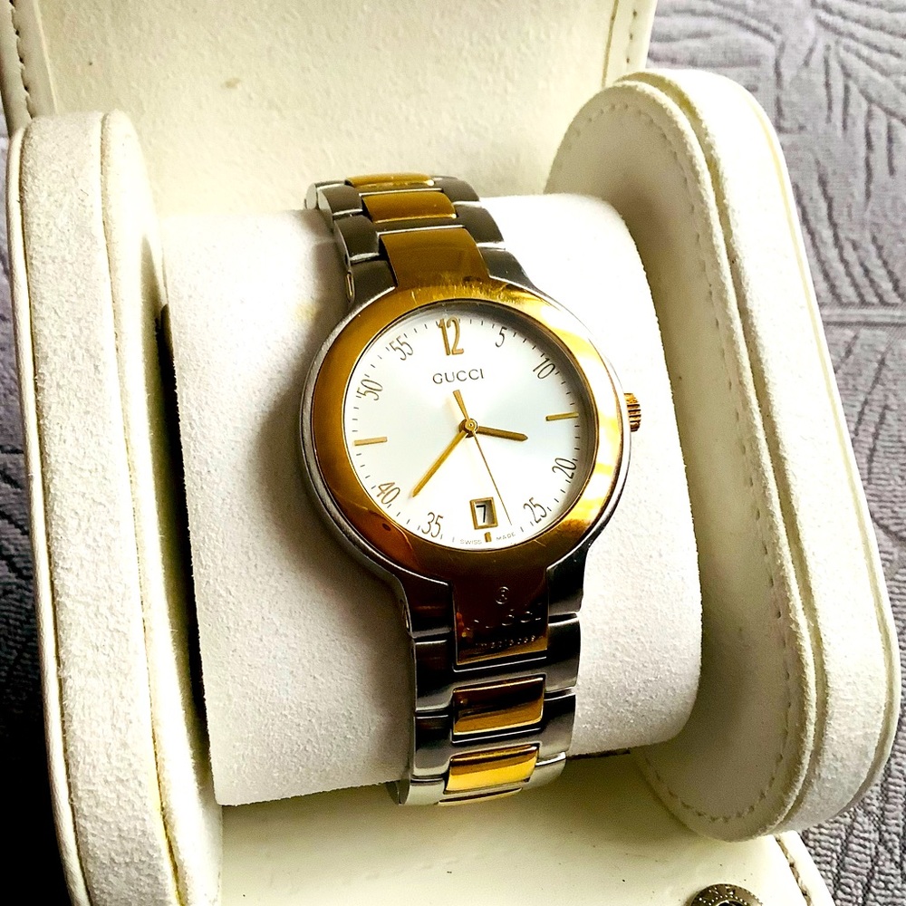 DRESSY UNISEX GUCCI stainless steel watch 🔥